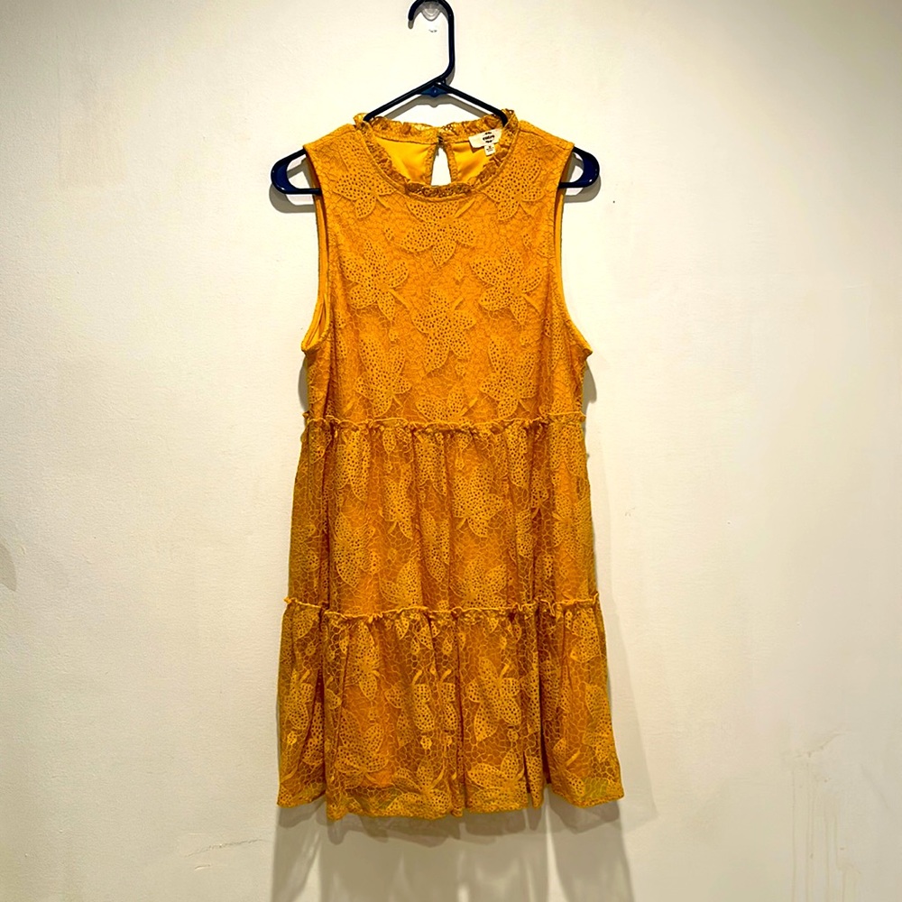 entro Gold Sleeveless Tunic